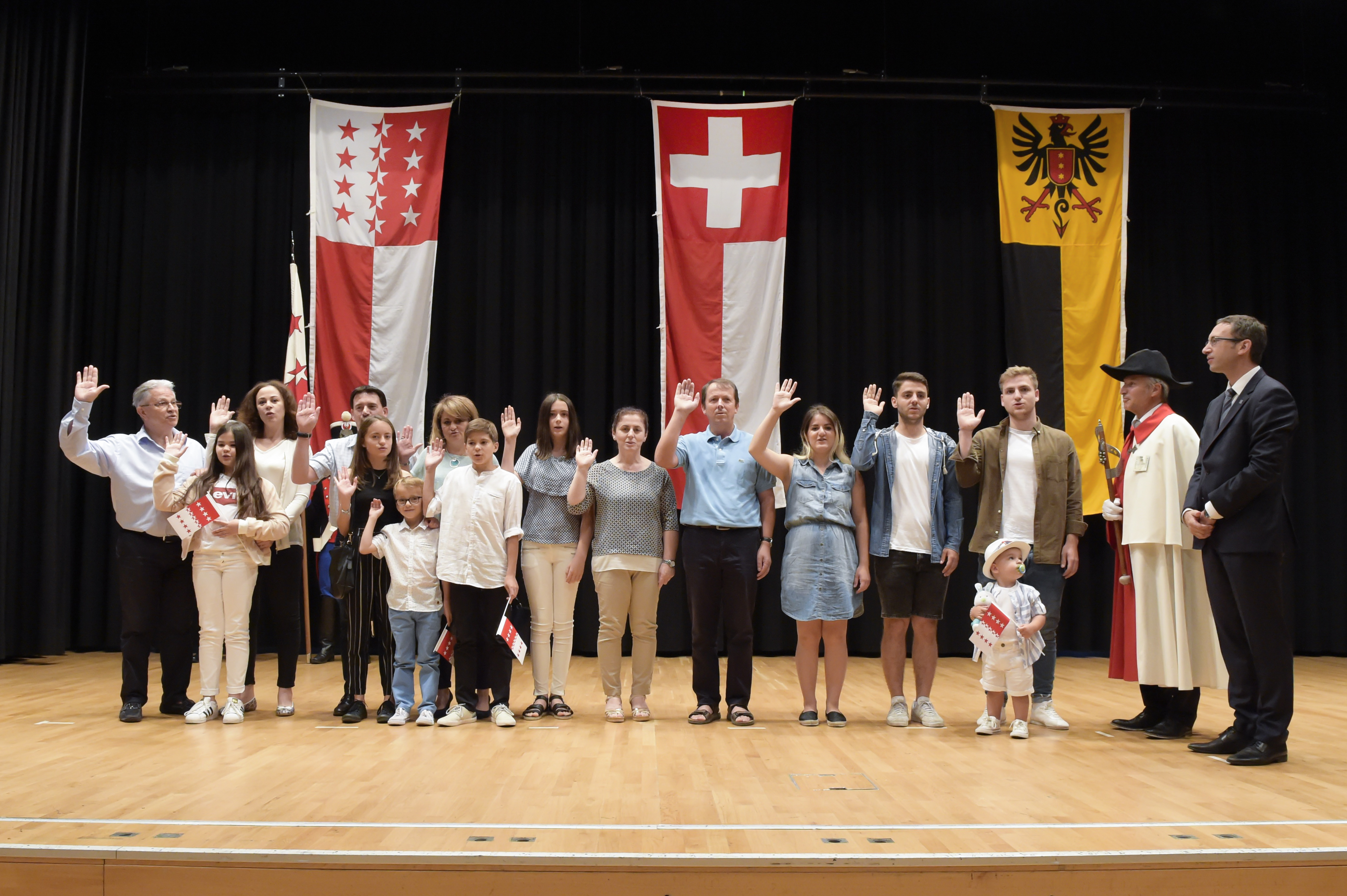 Le Valais compte 908 nouveaux citoyens